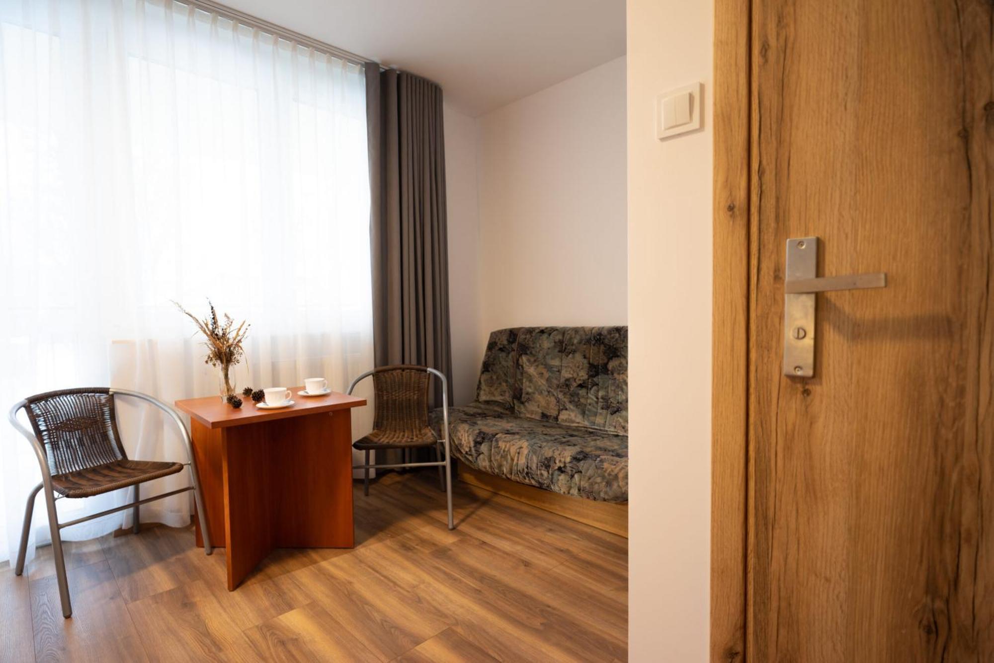 Plesna Park Hotel Buitenkant foto