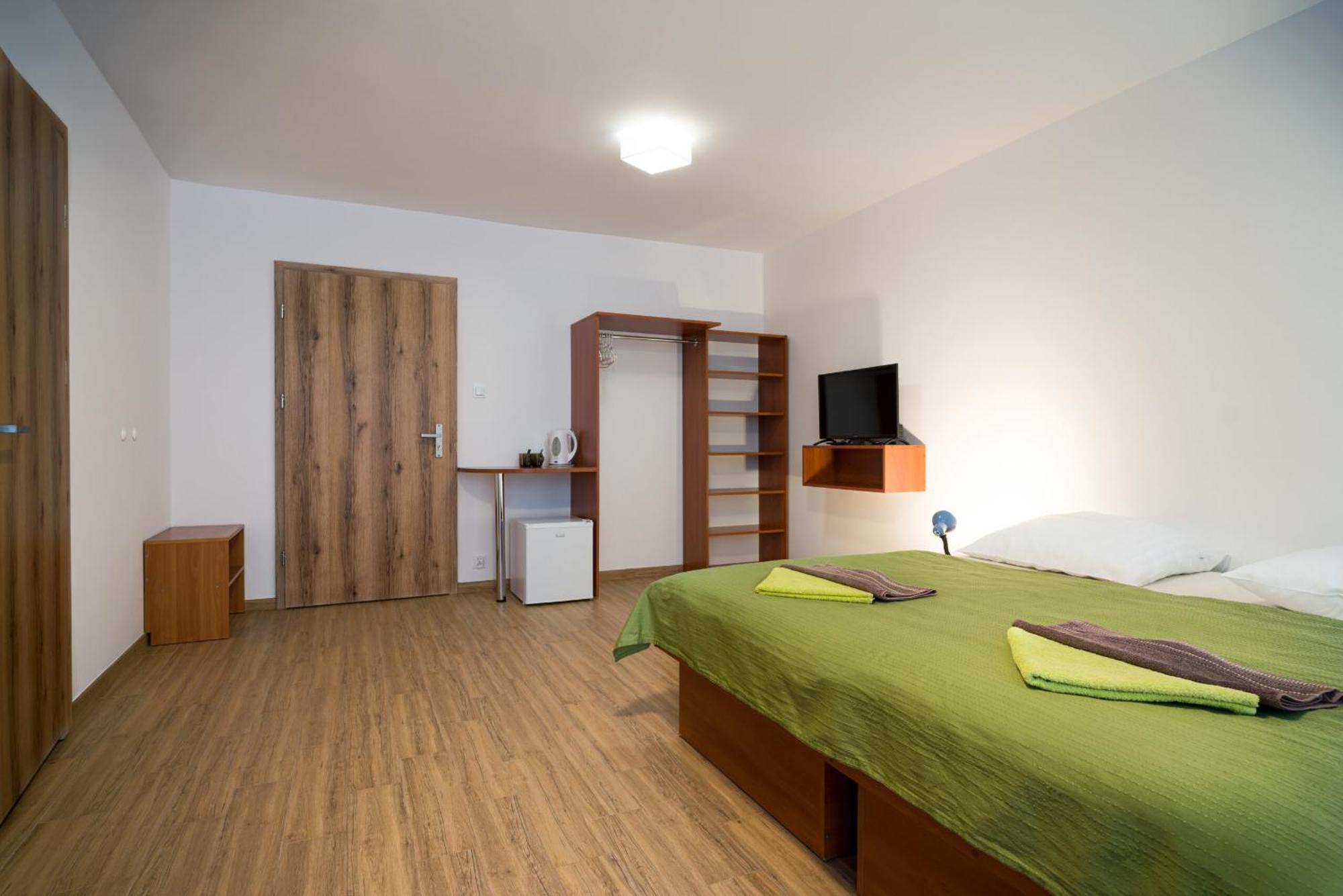 Plesna Park Hotel Buitenkant foto