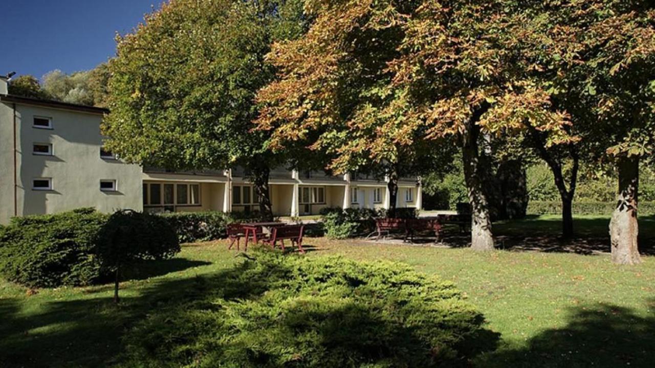 Plesna Park Hotel Buitenkant foto